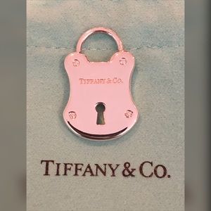 EUC Tiffany Large 925 Diamond Emblem Lock